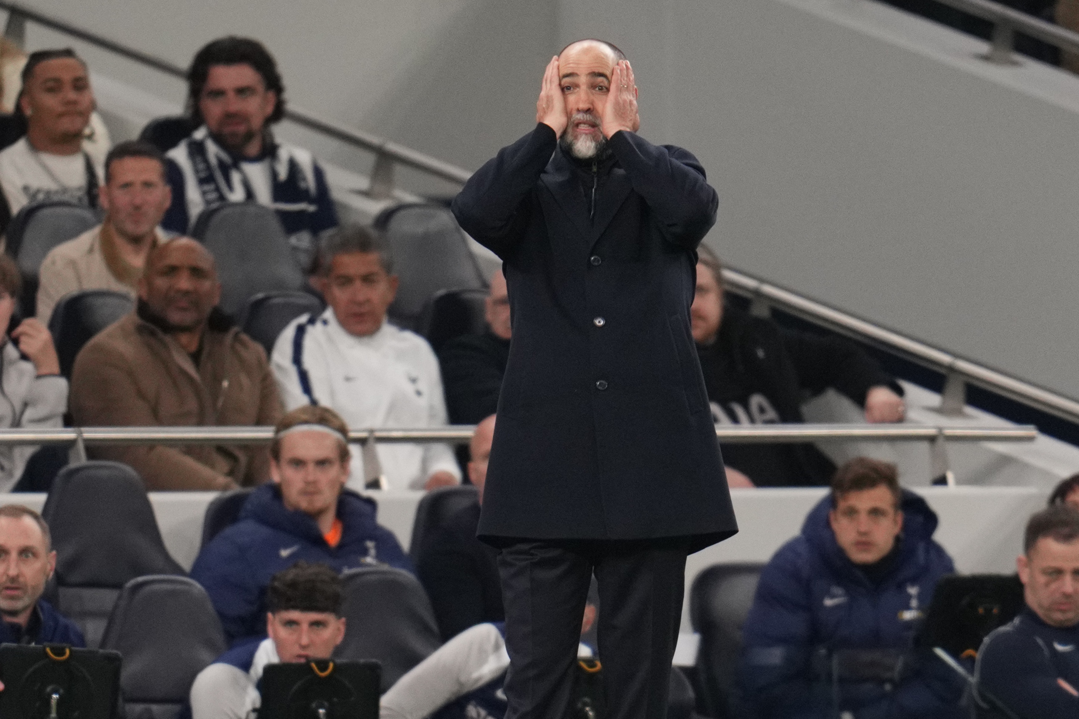 V站官网-英媒：图多尔已经得罪了许多热刺球员，对待金斯基的方式引发不满